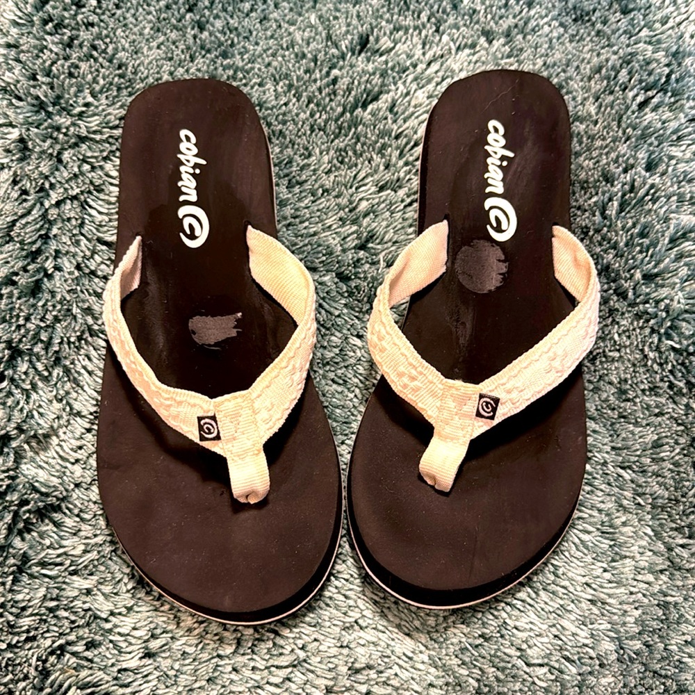 White & Black Cobian ladies size 6